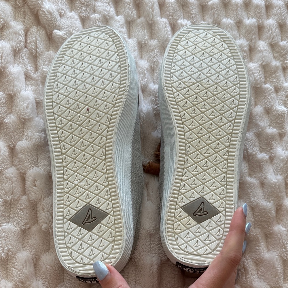 NEW RARE! Sperry Light Gray Sneakers with Brown Laces - Picture 4 of 4